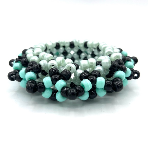 🖤💙 “Alice in Wonderland” Blk/Blue Pearl Kandi Cuff - Picture 3 of 3